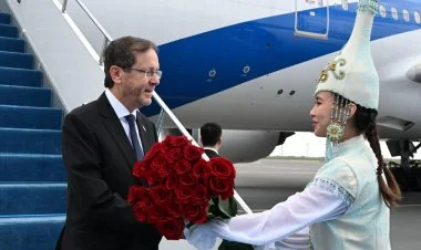 İshaq Hersoq Qazaxıstana səfər edib