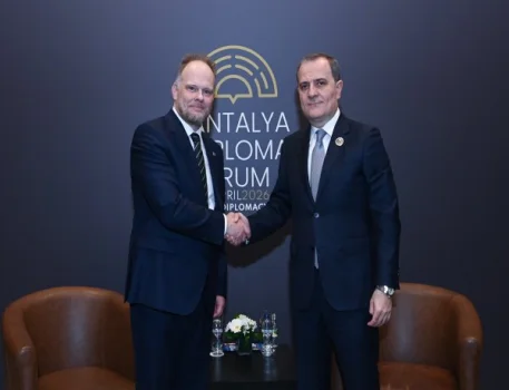 Ceyhun Bayramov NATO rəsmisi ilə görüşüb