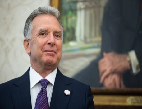 Stiv Uitkoff Əliyevlə Paşinyanı dost hesab edir