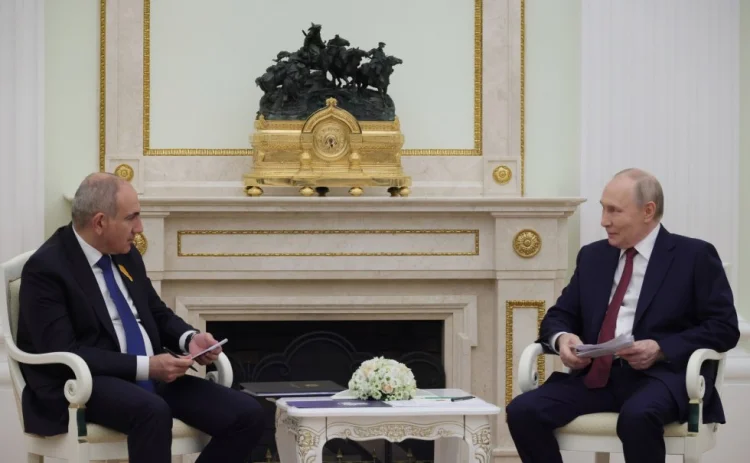 Putin və Paşinyanın seçkiqabağı görüşü