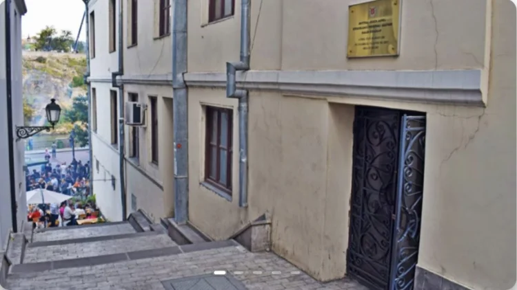 Tbilisidəki Azərbaycan Teatrı acınacaqlı vəziyyətdədir