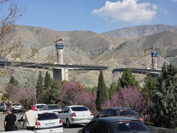 Kərəcin körpüsünə hücum olub