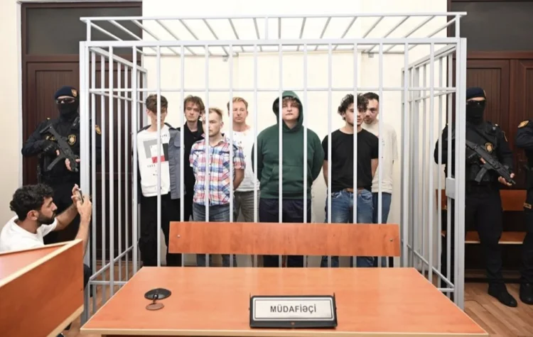 Rusiya vətəndaşlarından ibarət dəstənin məhkəməsi