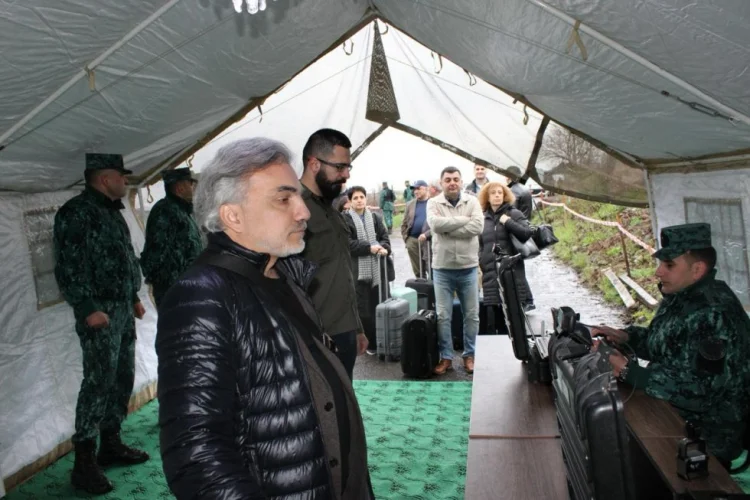 Ermənilər Qazaxda sərhədi keçərək Azərbaycana gəliblər