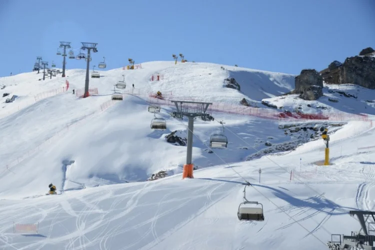 Şahdağa bir metrdən çox qar yağıb