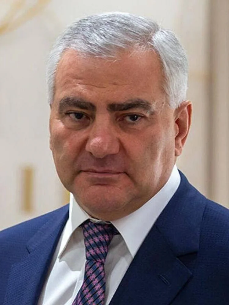 Samvel Karapetyan Rusiya və Kipr pasportundan imtina edir