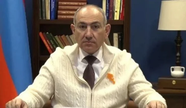 Paşinyan partiyasının seçki platformasını təqdim edib