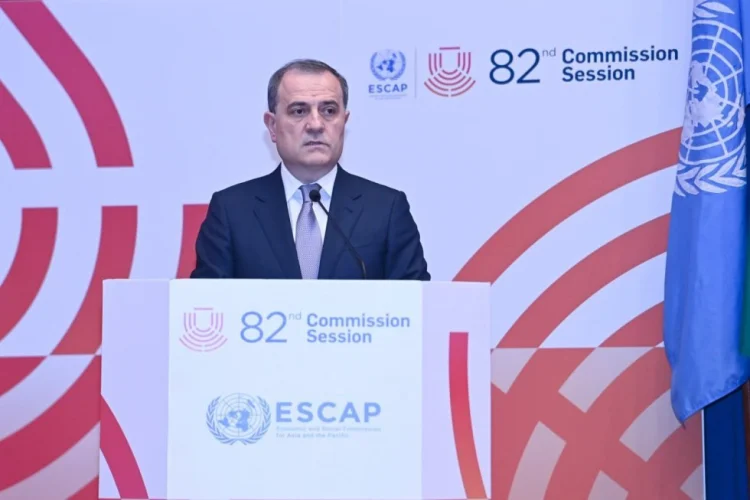 Bayramov Banqkokda keçirilən ESCAP sessiyasında çıxış edib