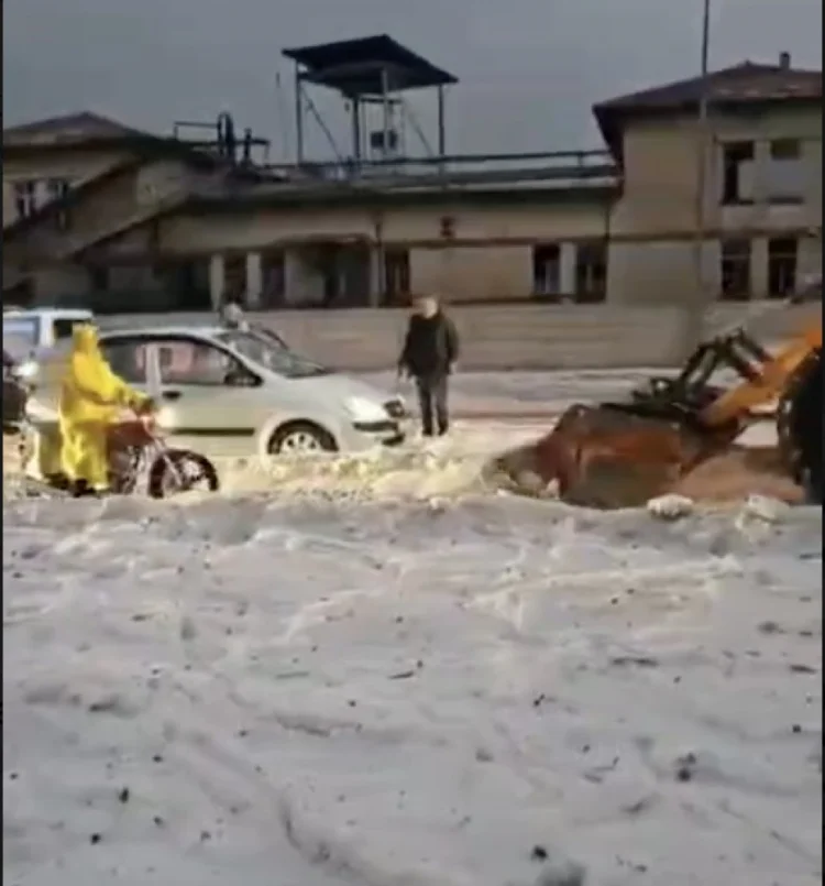 Türkiyənin cənub-şərqində şiddətli fırtınalar tüğyan edir