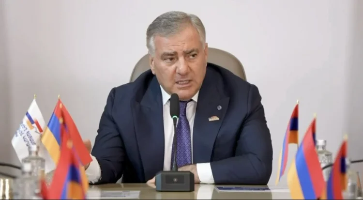 Ermənistanda seçki marafonu get-gedə dəlixanaya bənzəyir