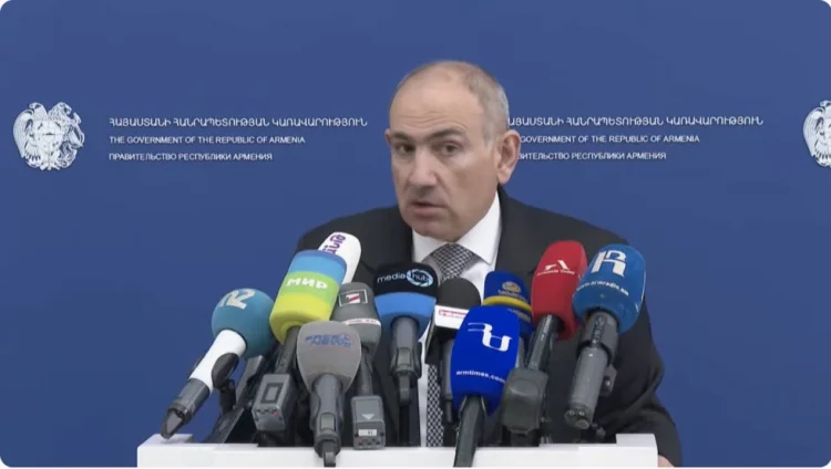 Paşinyan Xankəndidə sökülən "naxalstroy"lardan danışdı