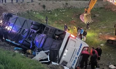 Türkiyədə sərnişin avtobusu dərəyə aşıb, 4 ölü, 15 yaralı