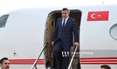 Türkiyənin vitse-prezidenti Cevdet Yılmaz İrəvana gəlib
