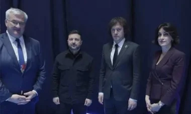 Zelenski İrəvanda Gürcüstan Baş naziri Kobaxidze ilə görüşüb