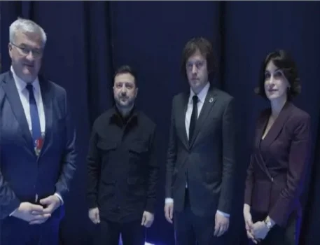 Zelenski İrəvanda Gürcüstan Baş naziri Kobaxidze ilə görüşüb