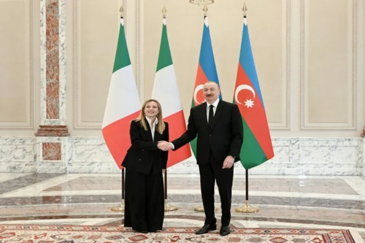 Əliyev və Meloni mətbuata bəyanatlarla çıxış ediblər