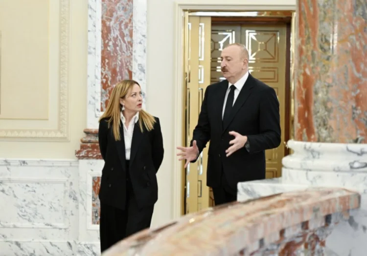 İlham Əliyev Corcia Meloni ilə təkbətək söhbət edib